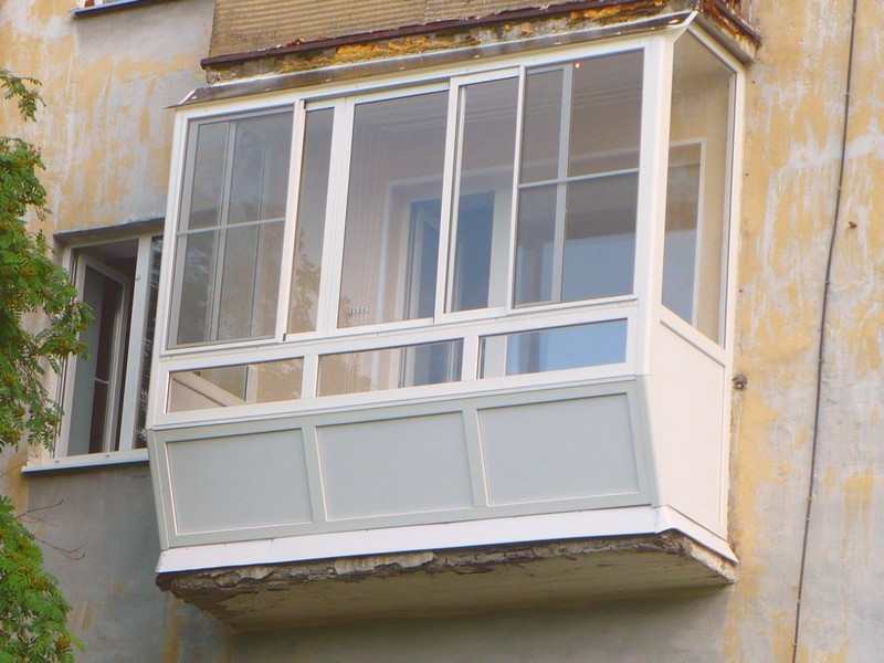 Холодный французский балкон